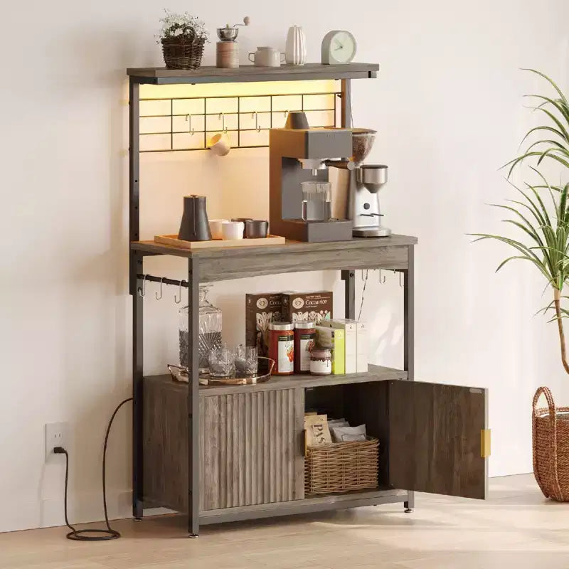 Étagère de cuisine Bestier Bakers avec prise de courant, meuble de cuisine micro-ondes réglable en hauteur de 45 à 55 pouces avec armoire de rangement, support de cuisine avec 10 crochets en S