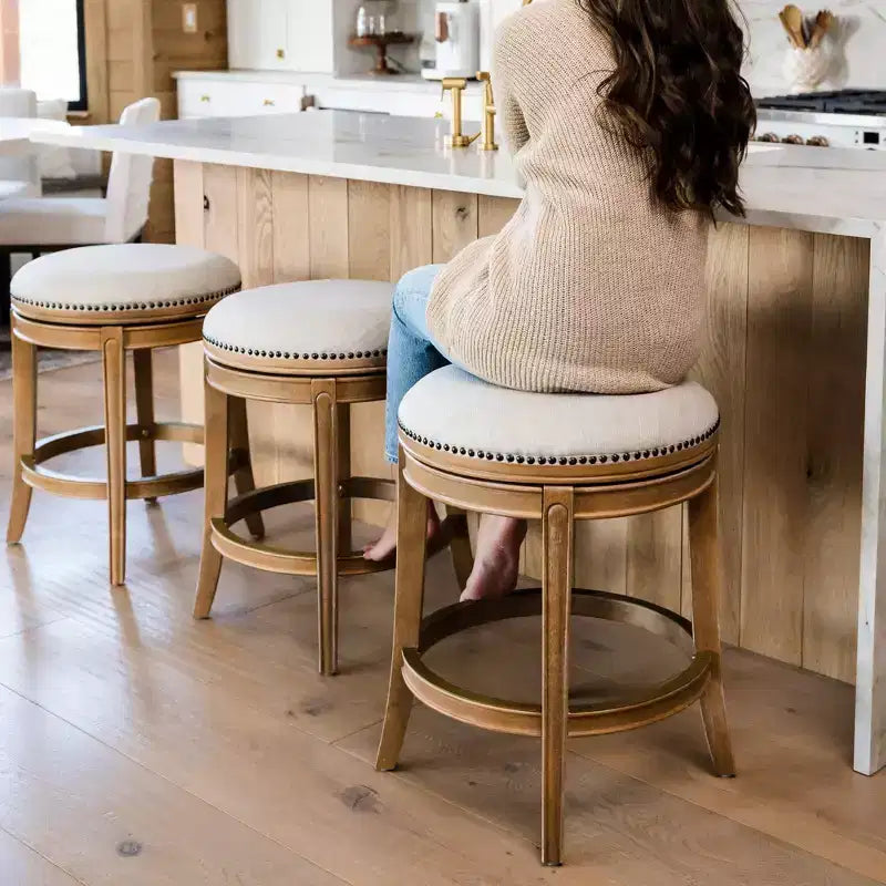 Tabouret de comptoir pivotant sans dossier Maven Lane Alexander avec revêtement en tissu, 27 po