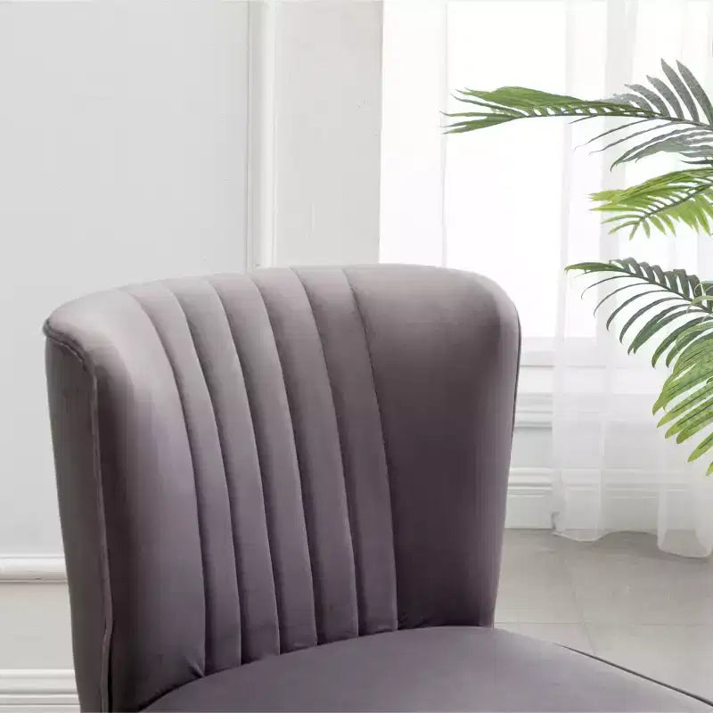 Fauteuil d'appoint moderne en velours Okak avec revêtement confortable, coussins profonds, fauteuil élégant avec pieds en bois massif pour salon, salle de lecture