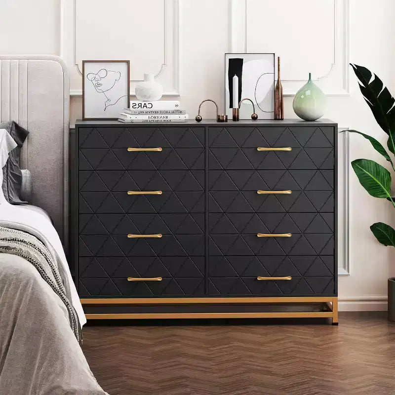 Commode noire en MDF+PB+Fer, 8 grands tiroirs, panneau à motif triangulaire, anti-poussière et résistante à l'usure, adaptée à de multiples scénarios