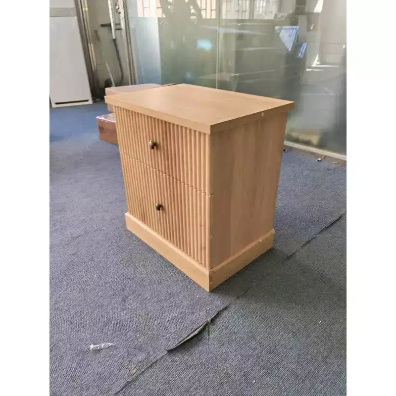 Table de chevet à double tiroir cannelé (bois/marron) - Armoire de chevet en MDF, robuste et facile à assembler, table de chevet de rangement pour chambre à coucher