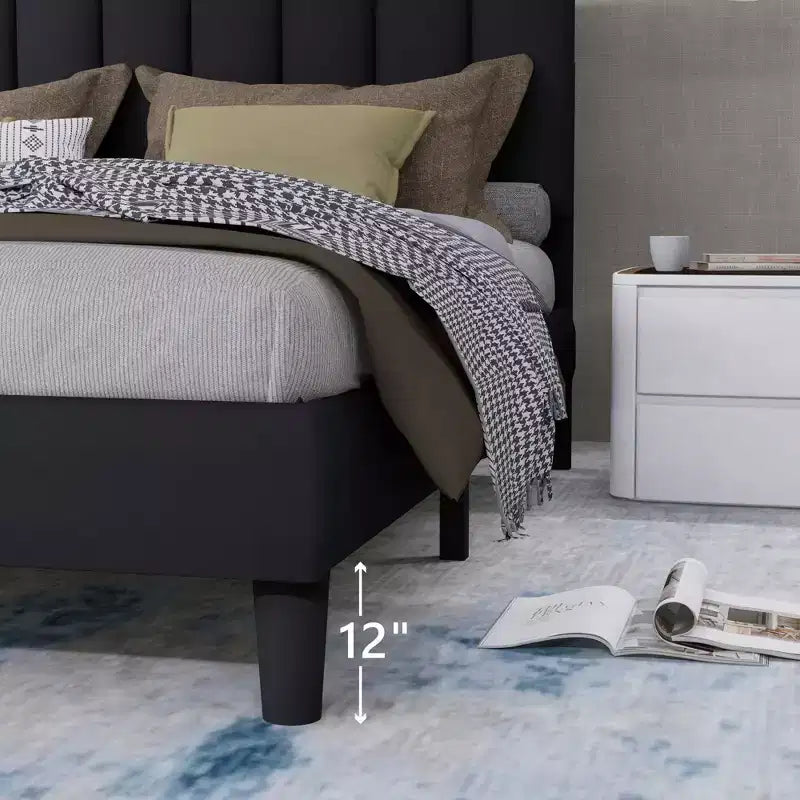 Lit rembourré élégant en velours Okak pour grand lit/très grand lit avec tête de lit réglable pour chambre principale, aucun sommier tapissier requis