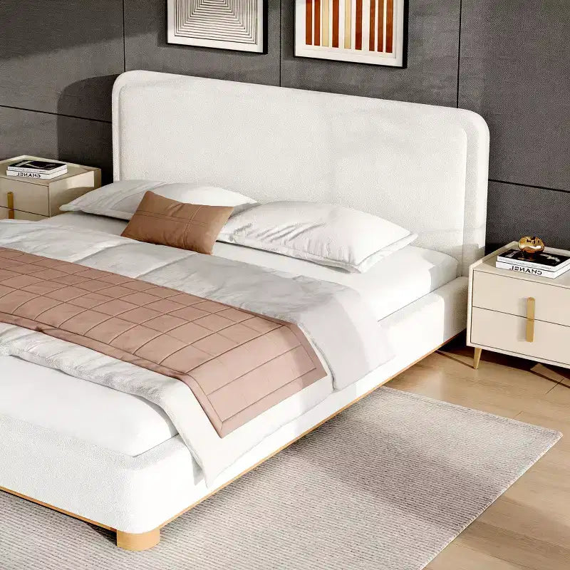 Cadre de lit plateforme ModernLuxe Queen/King Size, lit rembourré moderne de style Mid-Century avec tête de lit incurvée et base en bois d'hévéa, blanc