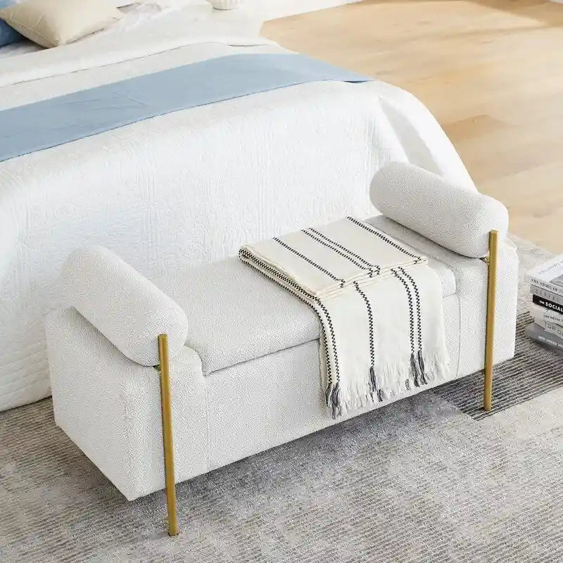 Banc de rangement ottoman en velours capitonné Morden, élégant repose-pieds avec accoudoirs roulés et pieds en fer pour chambre, couloir